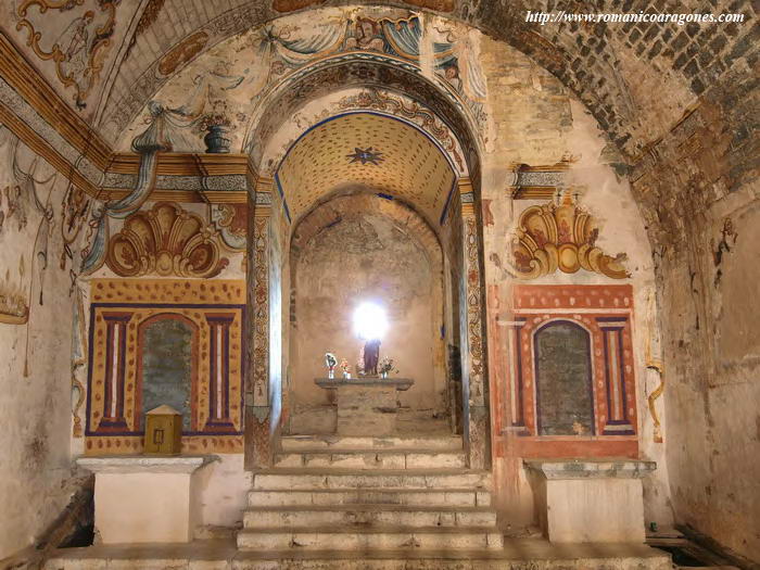 INTERIOR DEL TEMPLO HACIA LA CABECERA